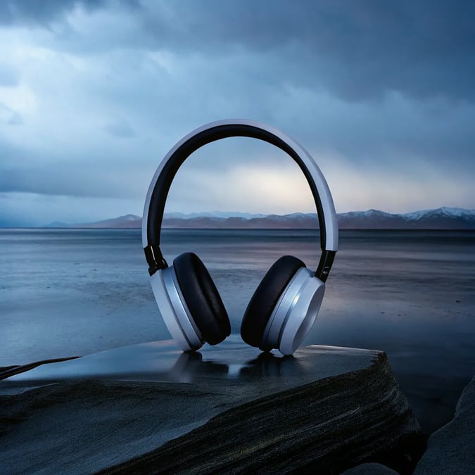 Noise-Canceling Headphones for Travel: Best Picks for 2025
